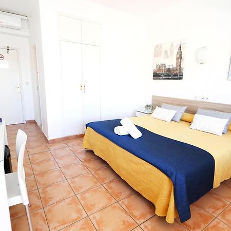Albergue Hsr Gil (Adults Only) Palmanova Exterior foto
