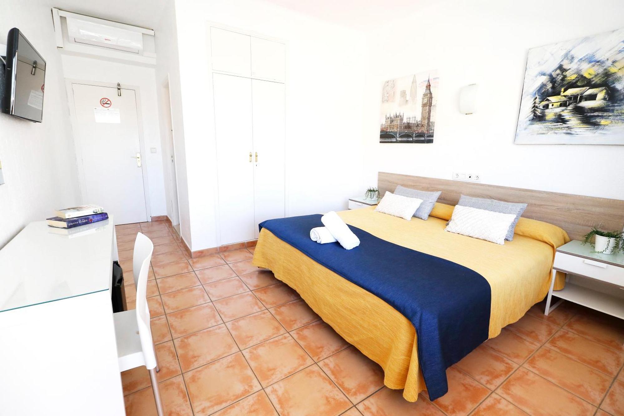 Albergue Hsr Gil (Adults Only) Palmanova Exterior foto