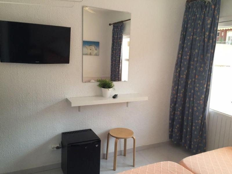 Albergue Hsr Gil (Adults Only) Palmanova Exterior foto