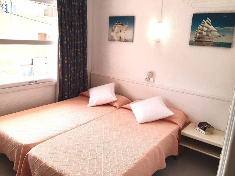 Albergue Hsr Gil (Adults Only) Palmanova Exterior foto